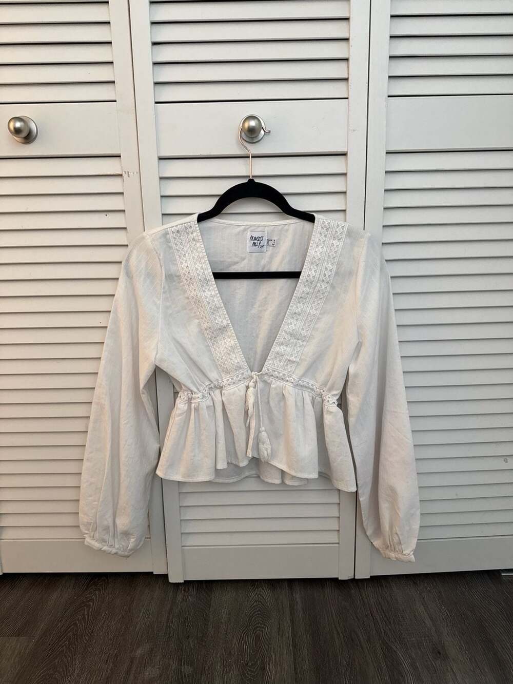 Princess Polly White Lace Trim Tie Front Long Sleeve Top Size US 4